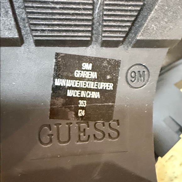 Guess Women’s Ariana Slip on Chelsea Booties black size 9 - Picture 9 of 10